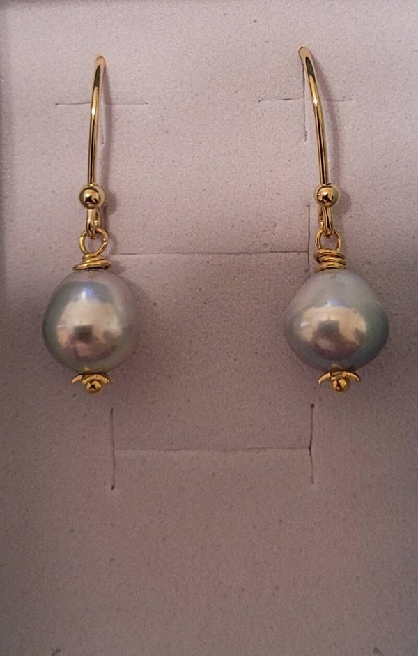 Boucles d'oreilles en plaqué or et véritables perles naturelles