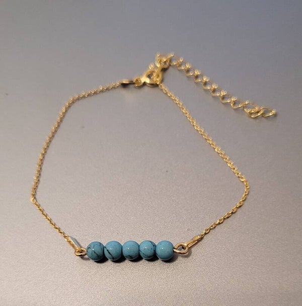 Bracelet en plaqué or véritables perles naturelles en turquoise