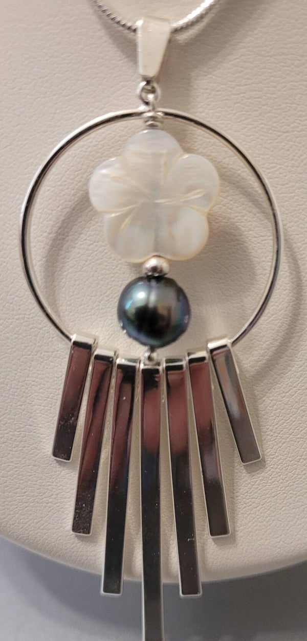 Collier en  argent pendentif véritable perle naturelle et véritable nacre
