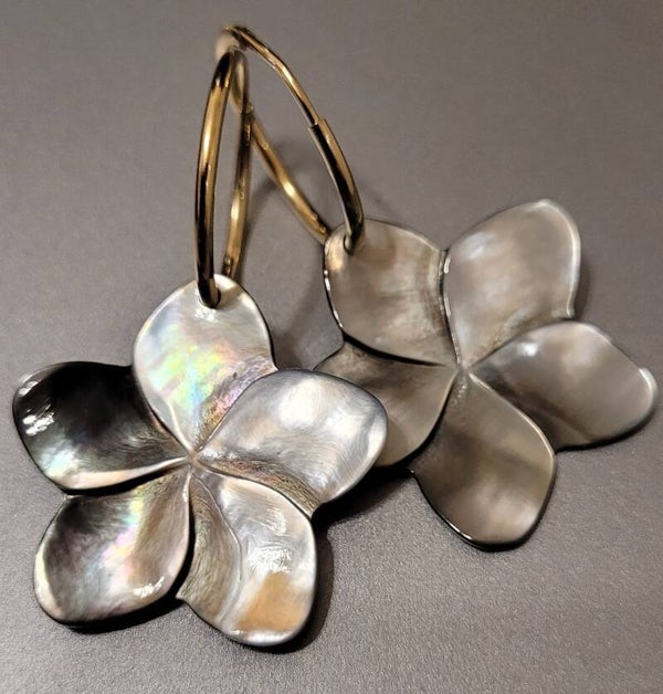 Créoles 21mm en plaqué or véritable nacre noire