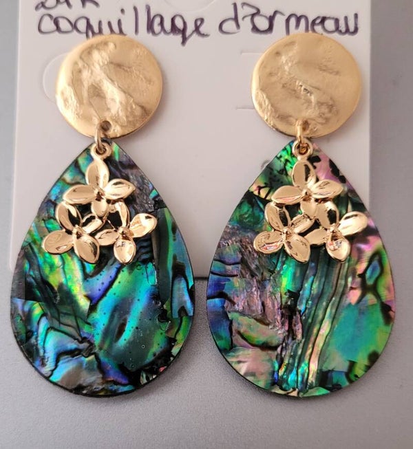 Boucles d'oreilles pendantes dorées à l'or fin coquillage d'ormeau