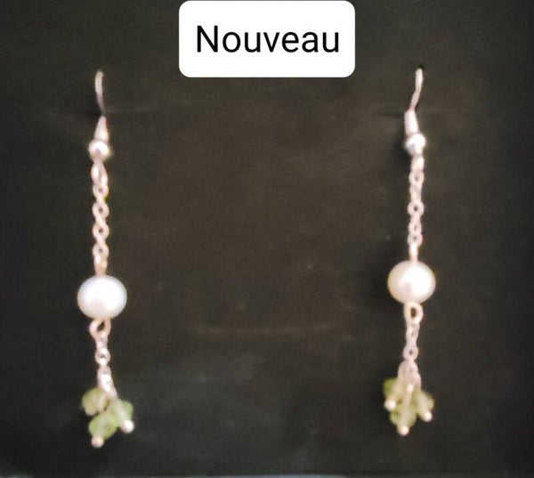 Boucles d'oreilles pendantes en Argent perles de culture et péridot