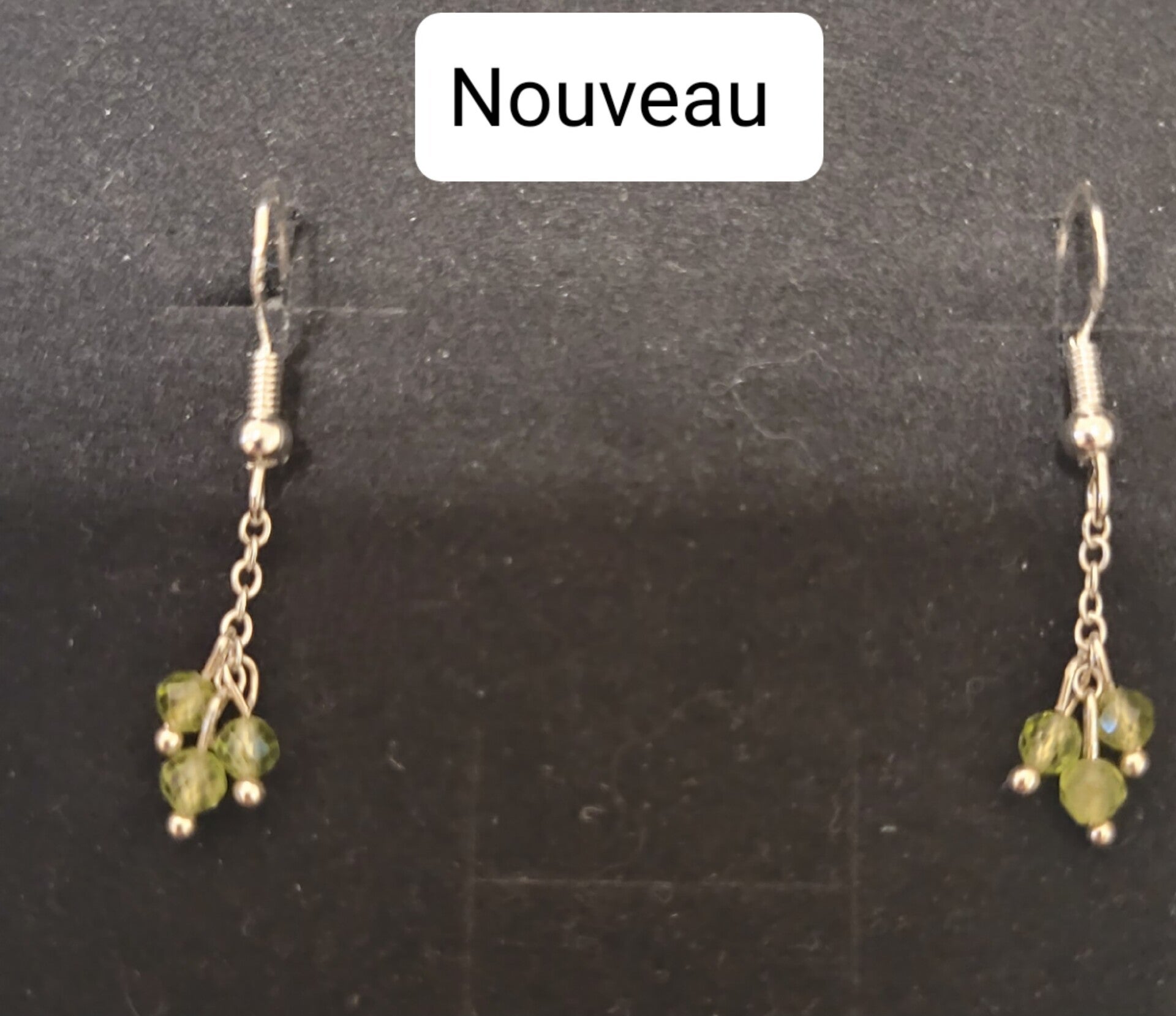 Boucles d'oreilles pendantes en Argent perles péridot