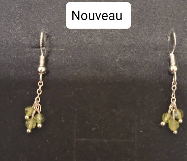 Boucles d'oreilles pendantes en Argent perles péridot