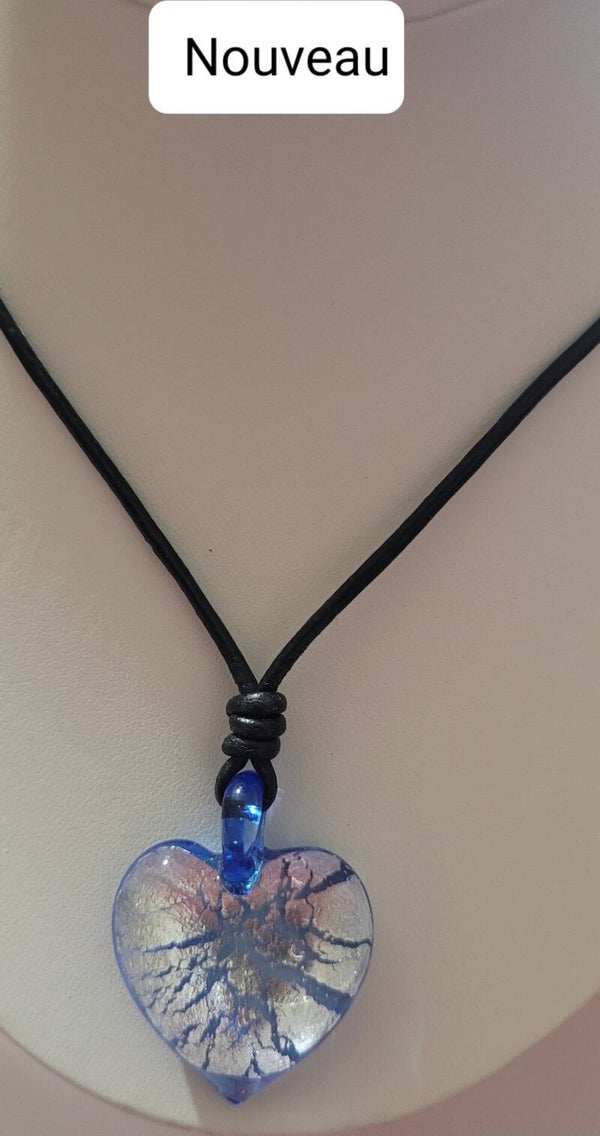 Collier cuir noir réglable coeur verre de Murano