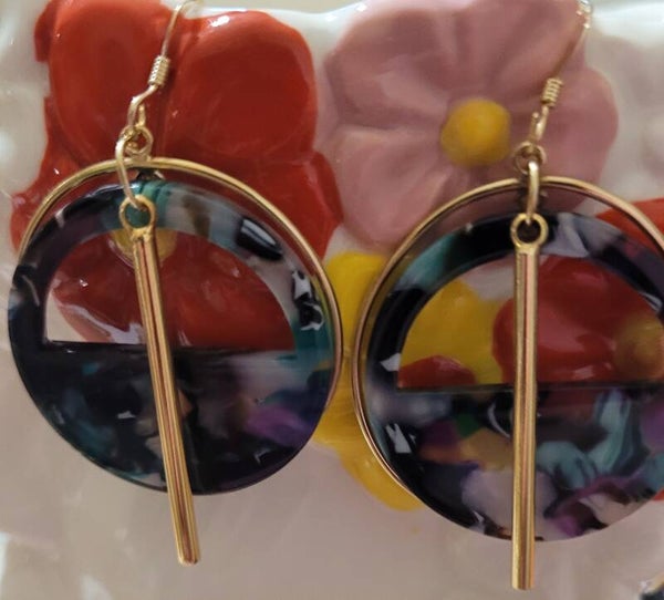 Boucles d'oreilles pendantes en gold filled motif écaille de tortue vert/noir