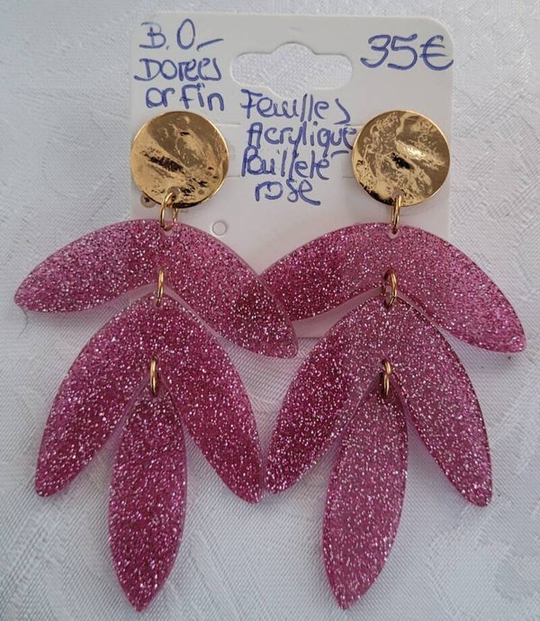 Boucles d'oreilles pendantes dorées à l'or fin motif feuilles