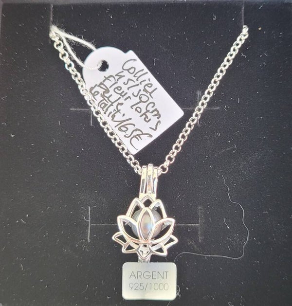 Collier 45cm ajustable en argent pendentif cage perle de tahiti