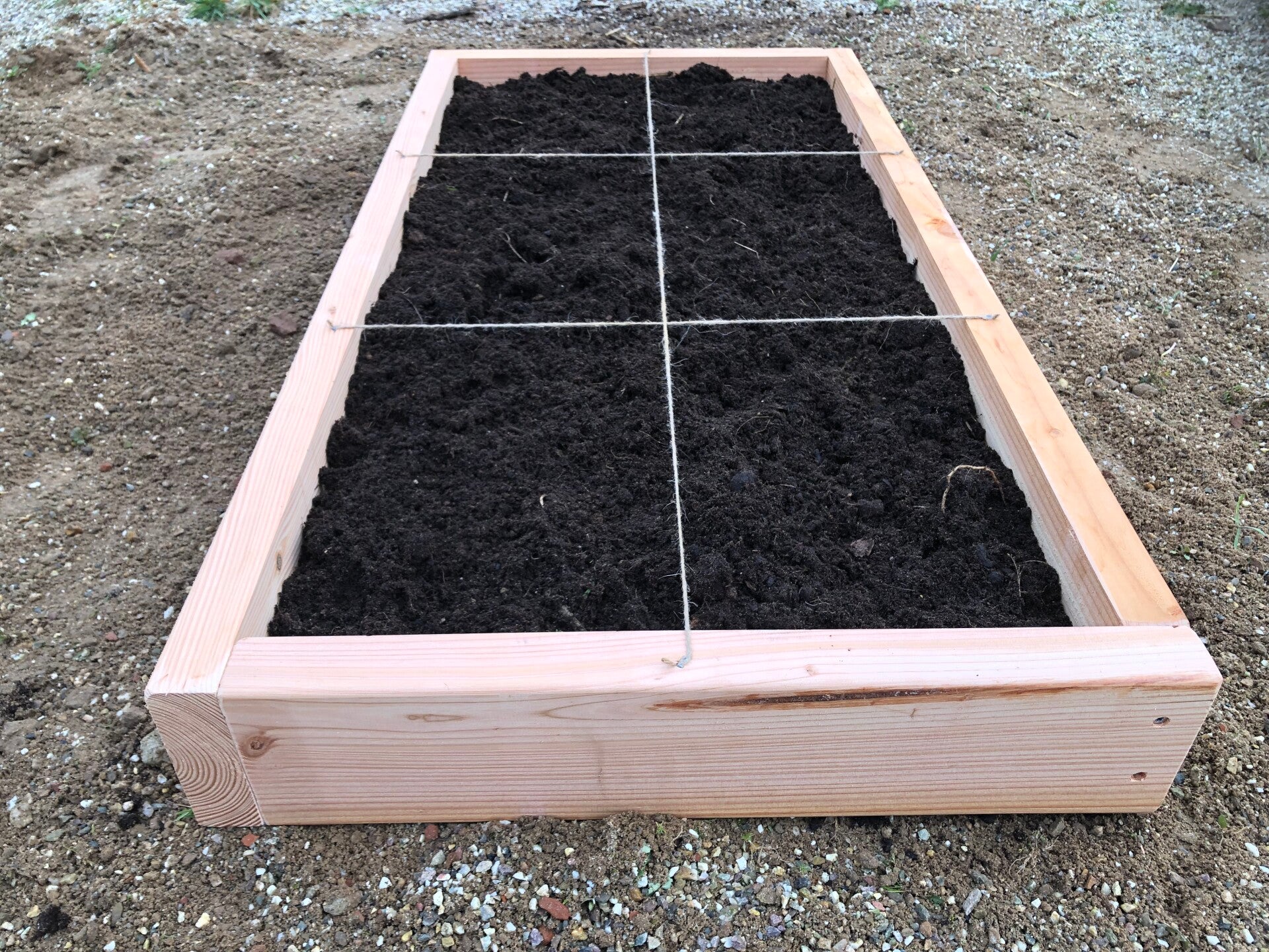 Moestuinbak 'Willie' - 64,5x124,5x14 cm