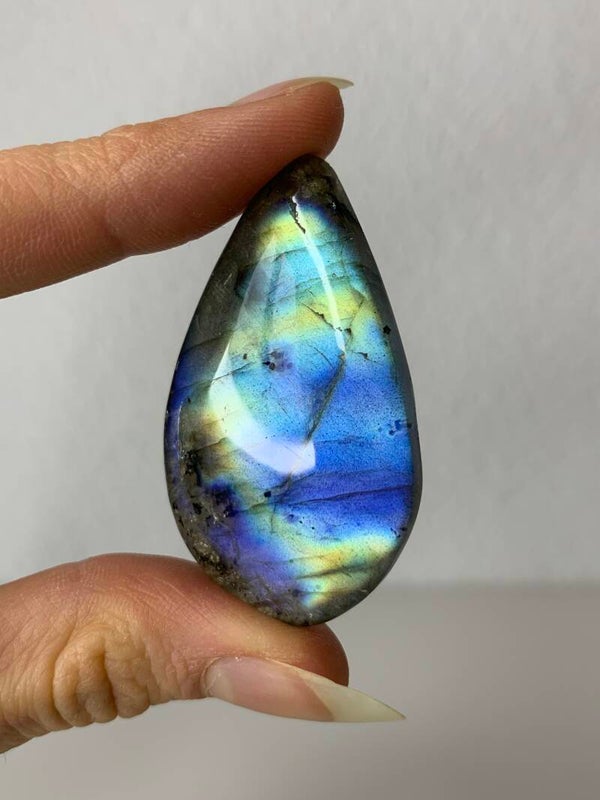 Labradoriet amulet hanger