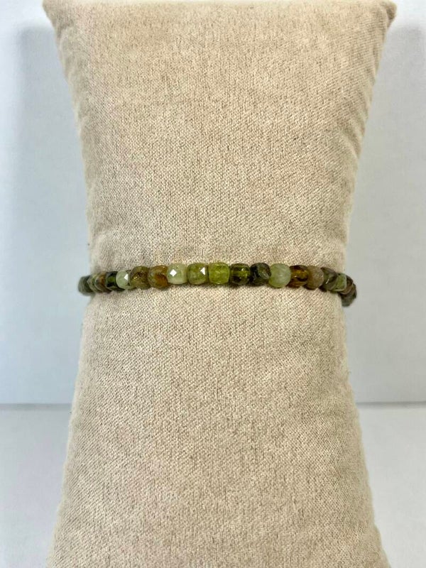 Groene granaat facetarmband
