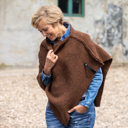 Poncho Maud van De Reuver in Toffee