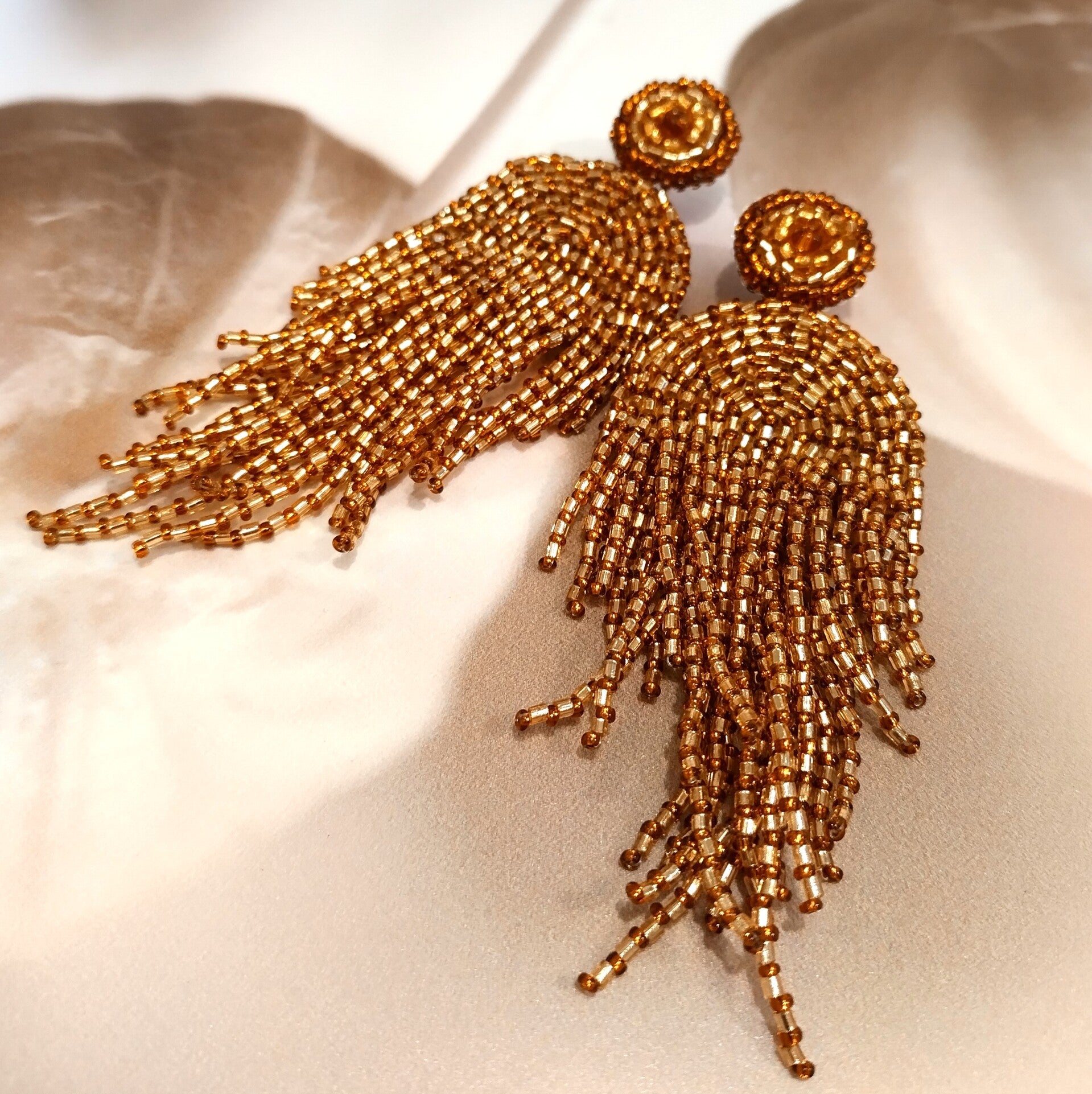 Paulie Pocket oorbel Statement Beads Gold