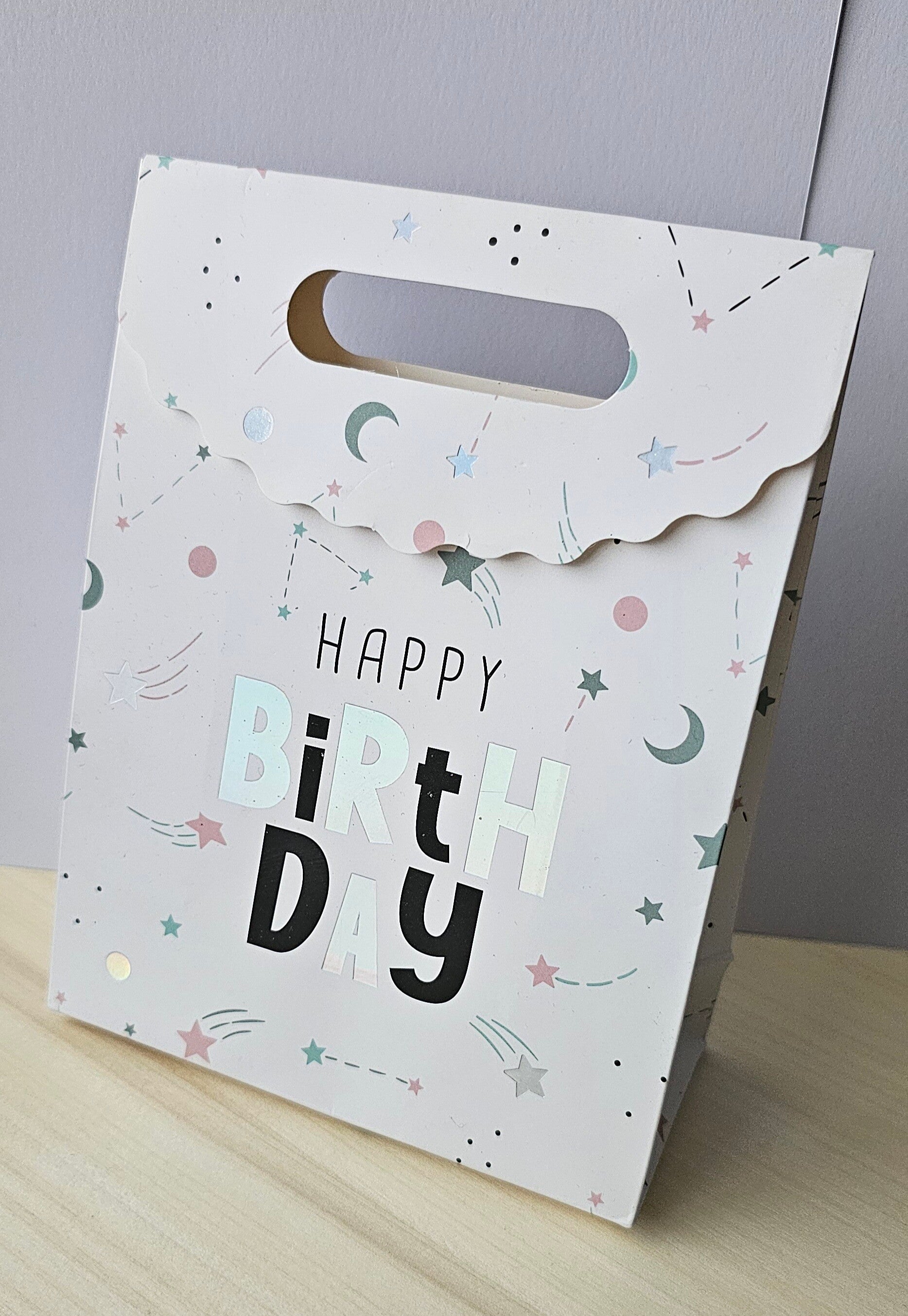Cadeauzakje 'Happy Birthday' Wit
