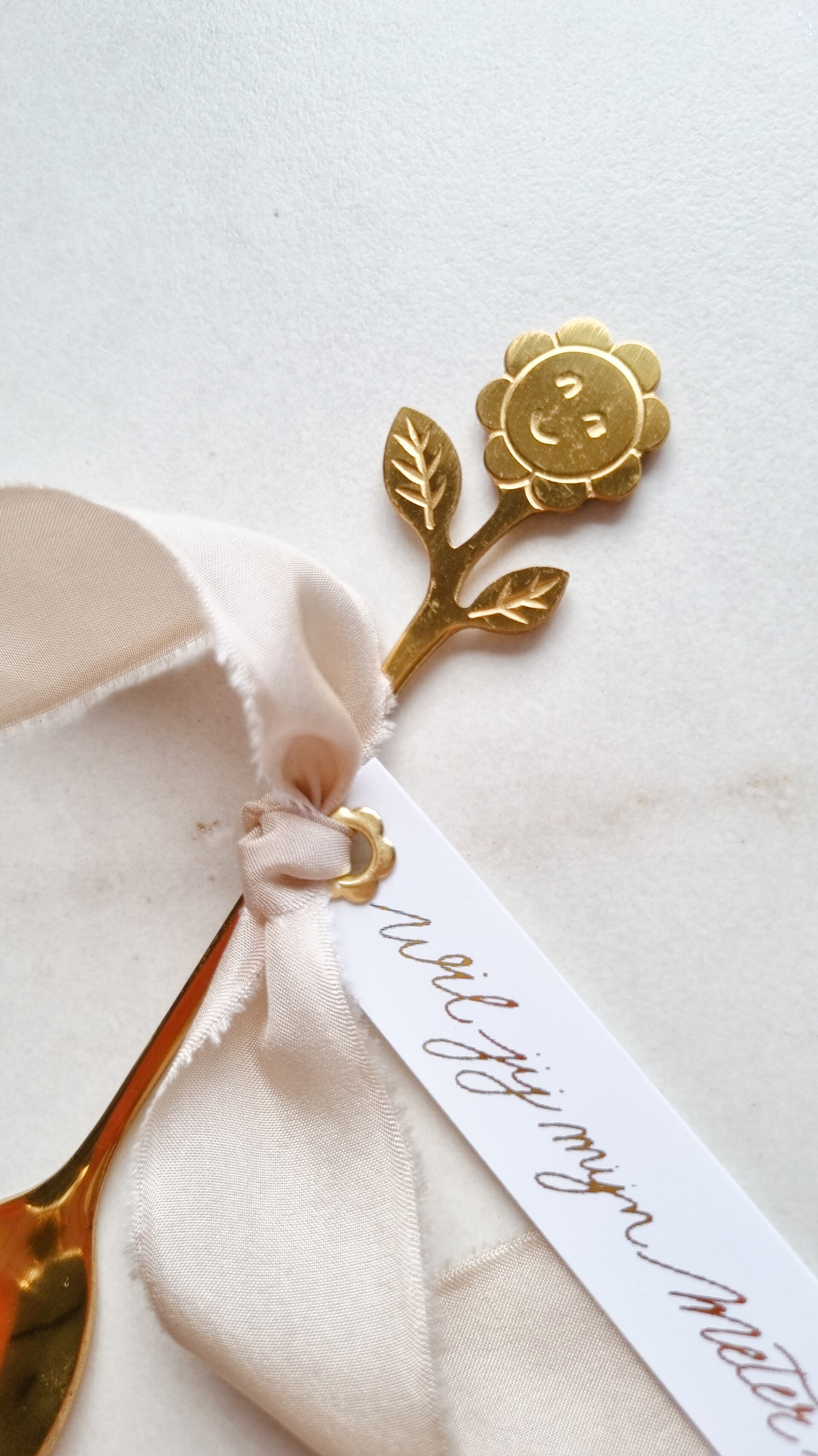 Lepeltje met gravure MADELIEF