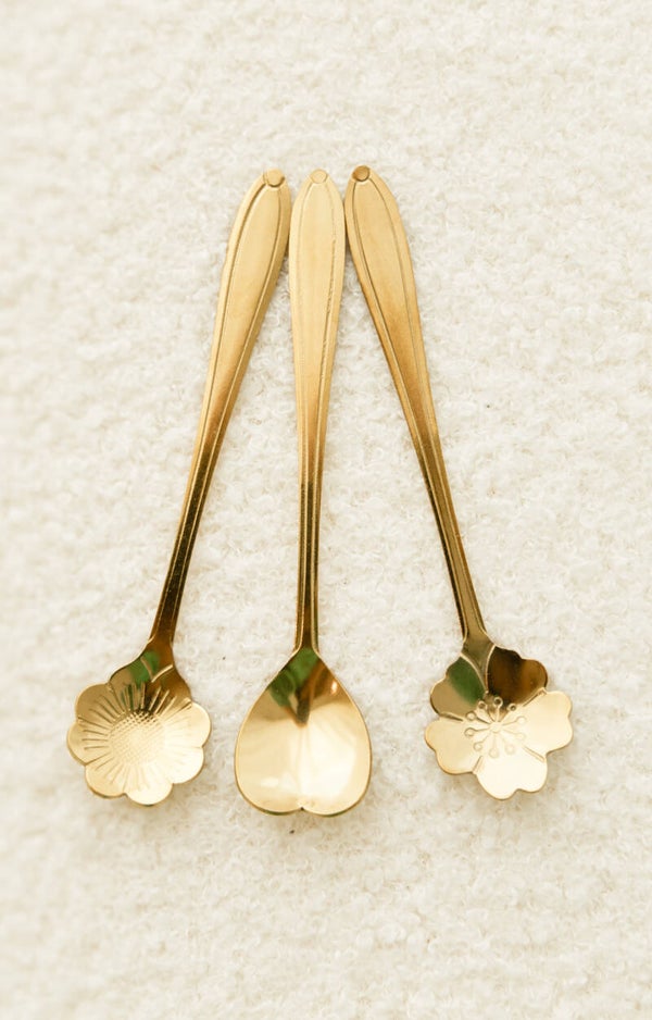 Lepeltje met gravure MARGRIET BLOEM