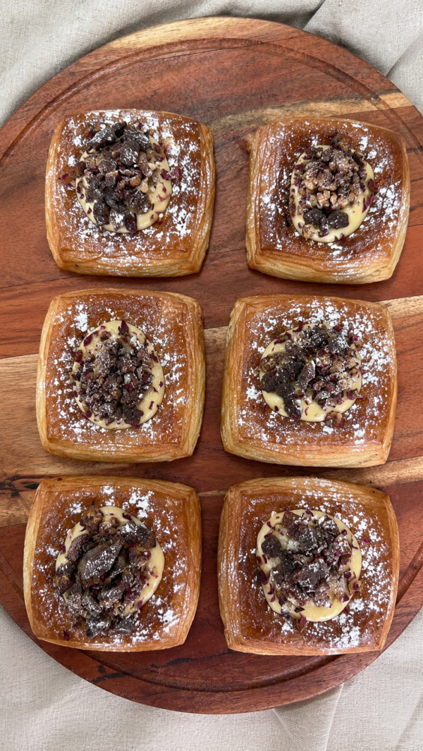 Dulce de leche-pecan croissant - weekend special
