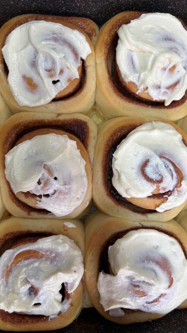 Cinnamon roll met frosting - weekend special