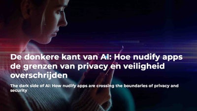 Vrouw met smartphone, beeld bij het artikel over nudify apps
