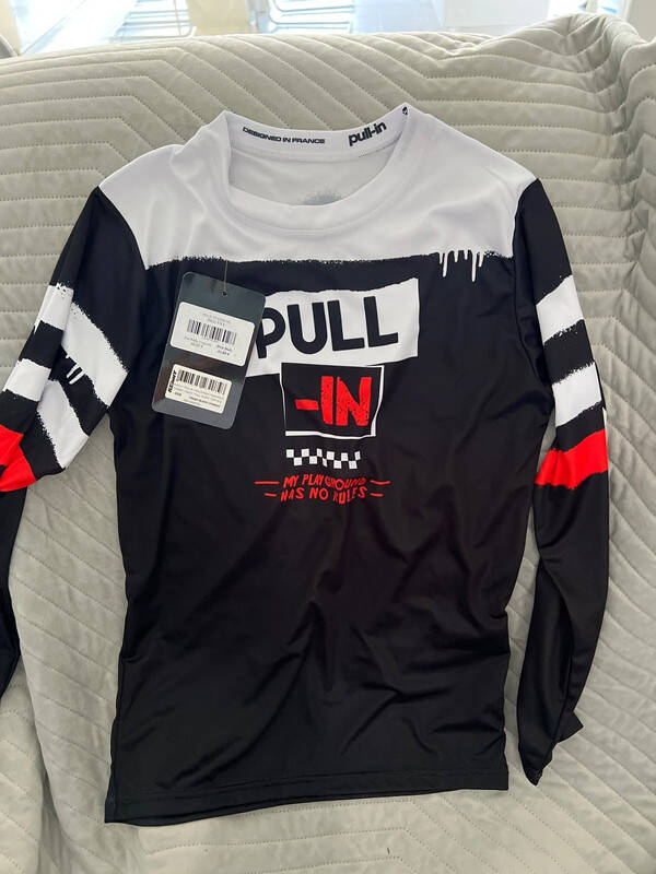 TEE SHIRT CROSS T XXXS NEUF