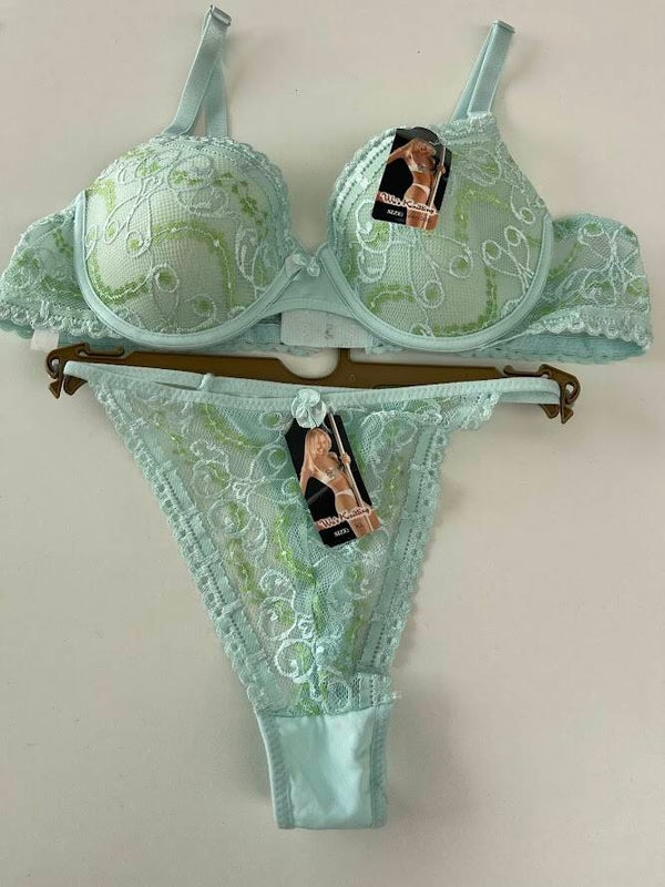 ENSEMBLE LINGERIE NEUF