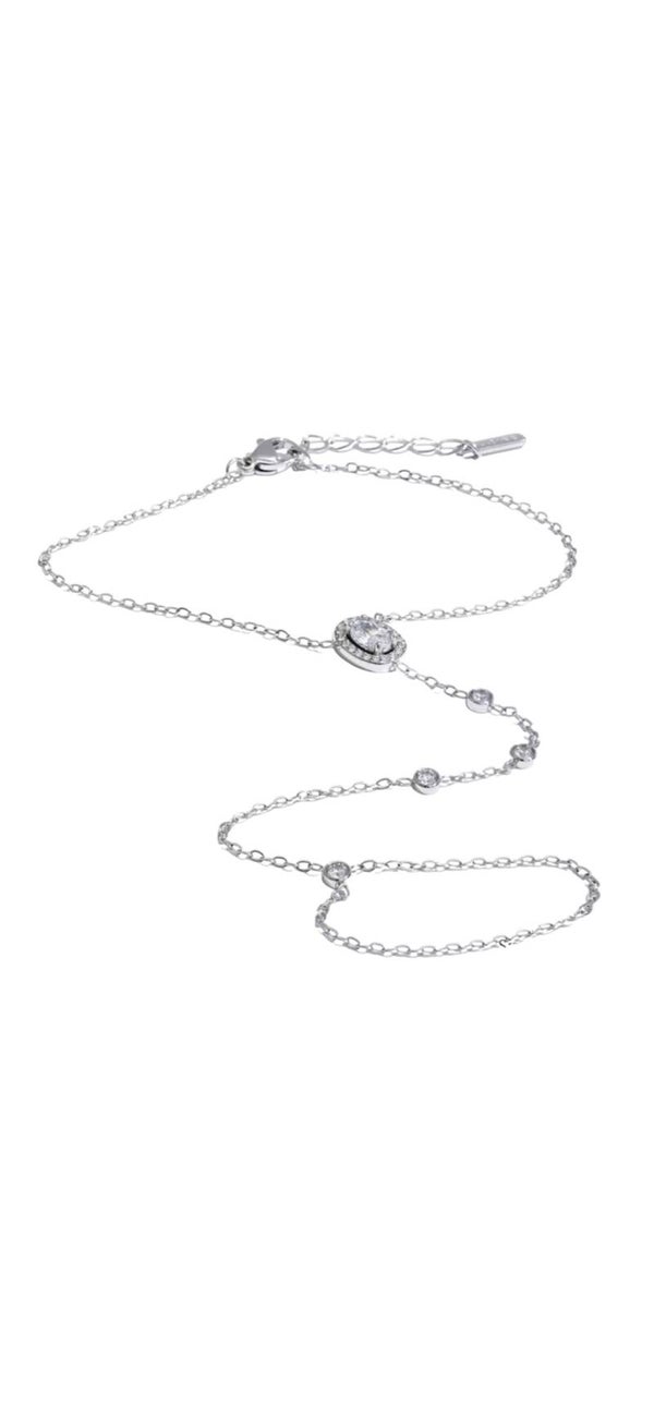 Estelle hand chain silver
