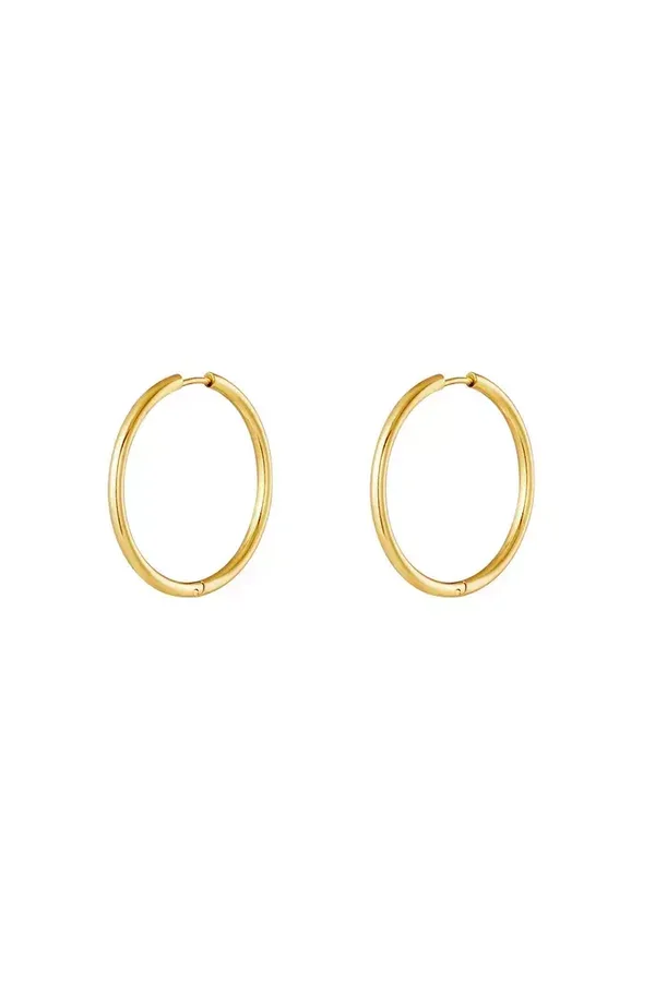 Classic hoop earrings gold
