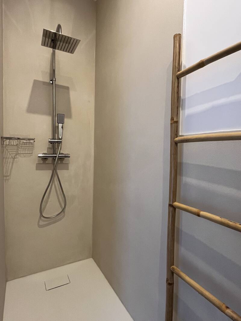 Douche à l'italienne de la suite 3
