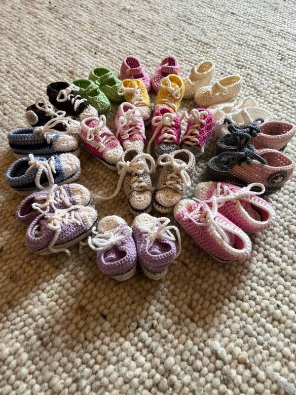 Babypatscherl aus Merinowolle handgestrickt