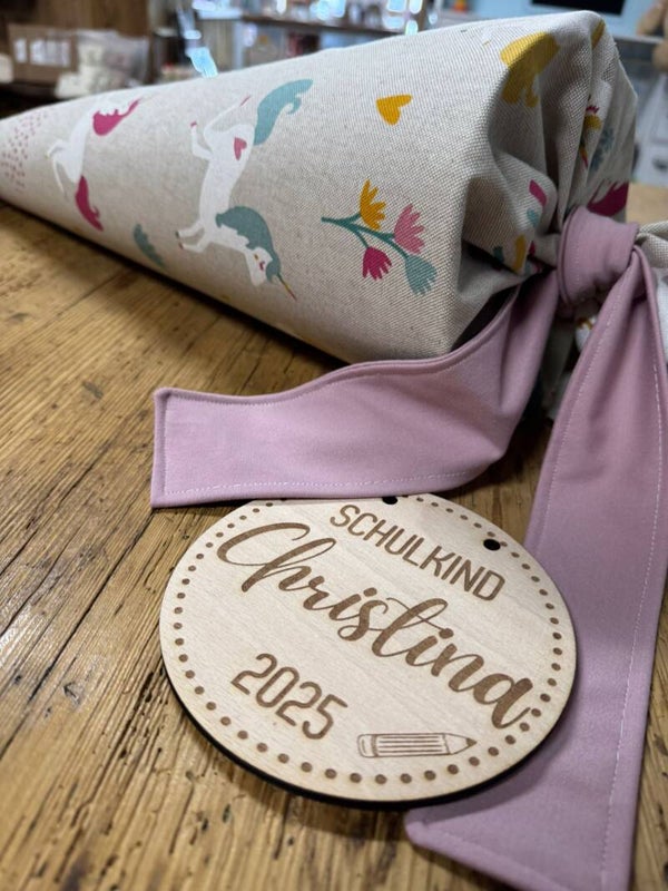 Schultüte aus Stoff inkl. personalisiertem Holzschild - in 2 Größen erhältlich
