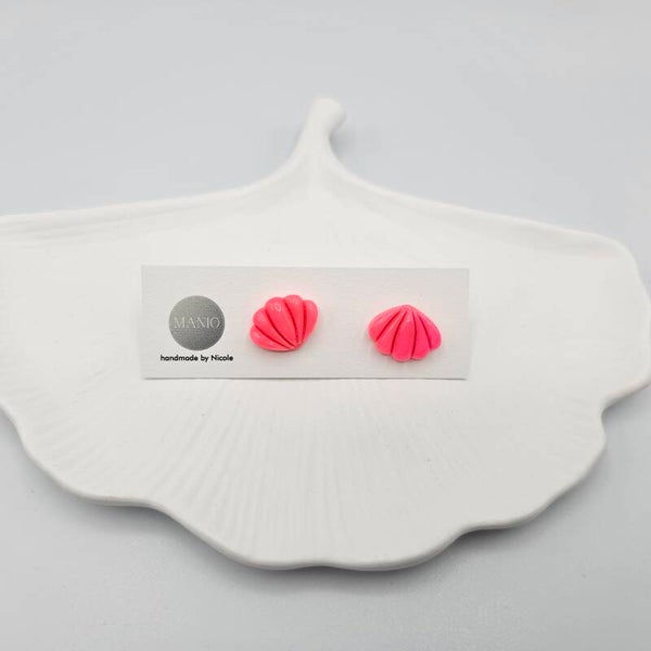 Ohrstecker NEON Muschel