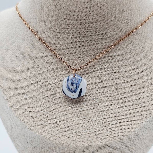 Kette in Weiß/Blau- Rosé