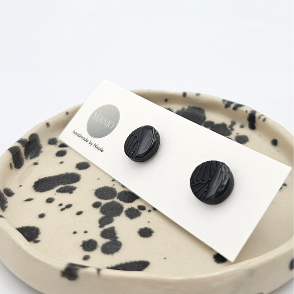 Ohrstecker Schwarz Blumenmuster