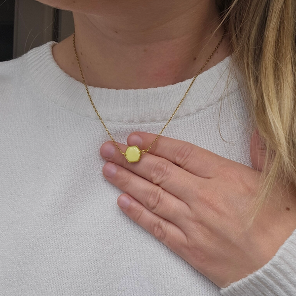 Kette mit Hexagonanhänger Gelb/Gold