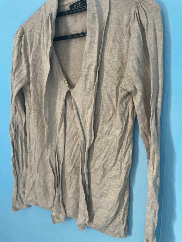 Woman’s top size 10 stone colour