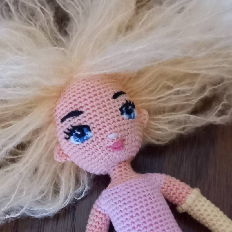 Unique crochet dolls like a dream in a secret garden. Dolcetesoromio crochet designs are handmade dolls created by artist Alenka Kranjac. 