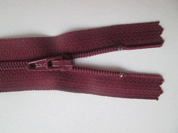 YKK Fijne Spiraalrits Bordeaux Rood 21