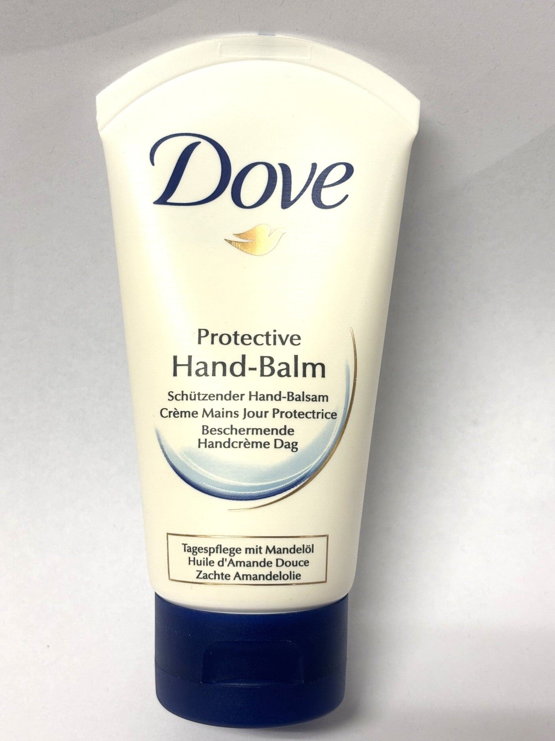Dove Beschermende Handcrème Zachte Amanelolie 75ml  Doos van 6 stuks  Stuksprijs: €1,35