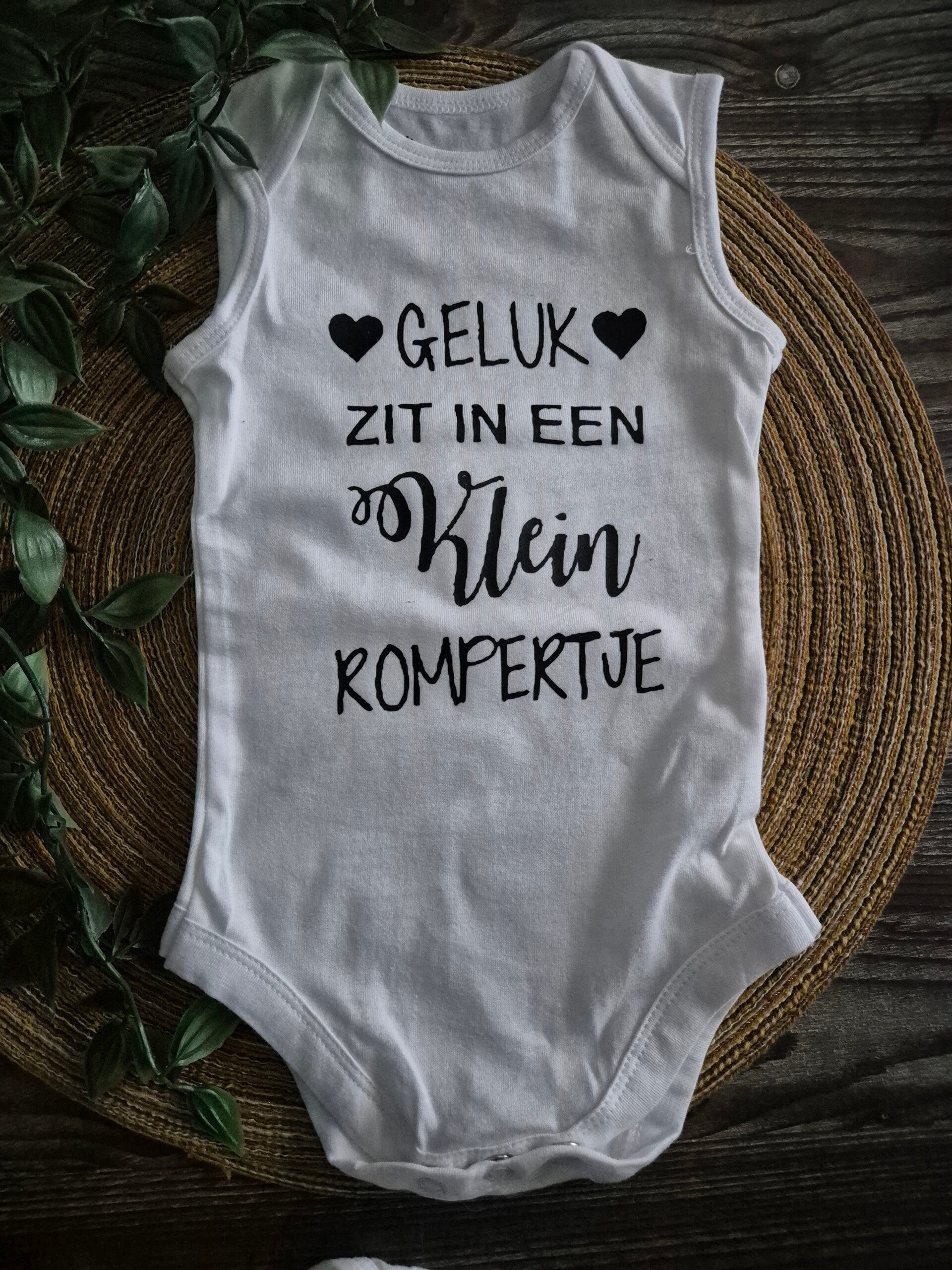 Romper "Geluk zit in een klein rompertje"