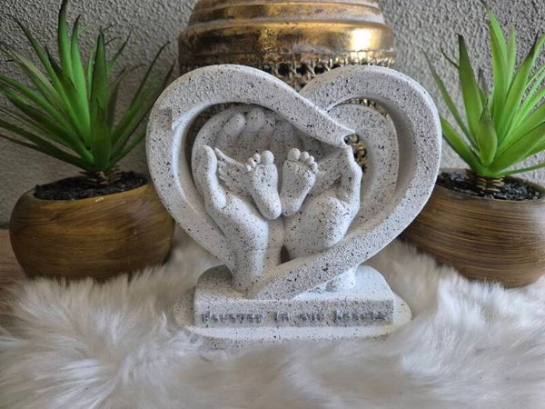 "For ever in our hearts"beeld
