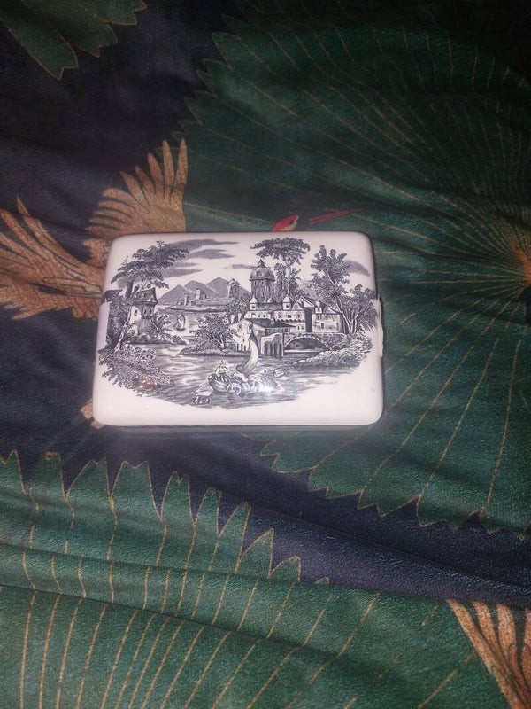 Wedge wood trinket box