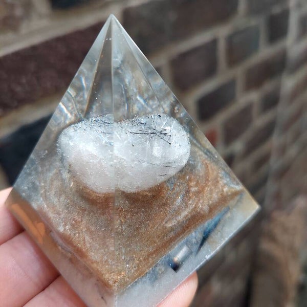 Piramide toermalijnkwarts