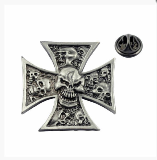 Pin - Skulls/Maltese skull group