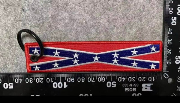 sleutelhanger van stof met rebel vlag