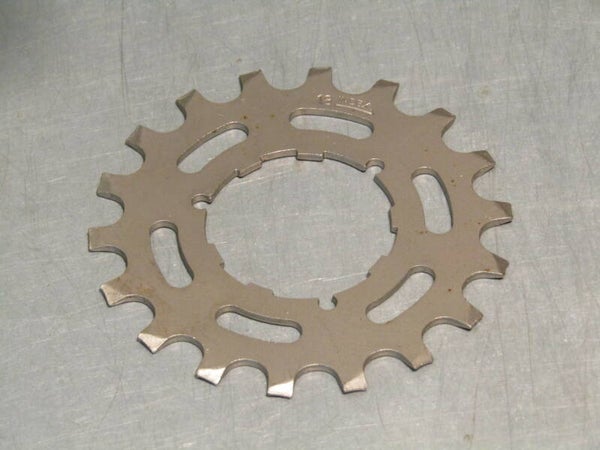 SHIMANO 600 EX Vintage 80's 18t UNIGLIDE Cassette cog BXCC007 3003 06/29/24