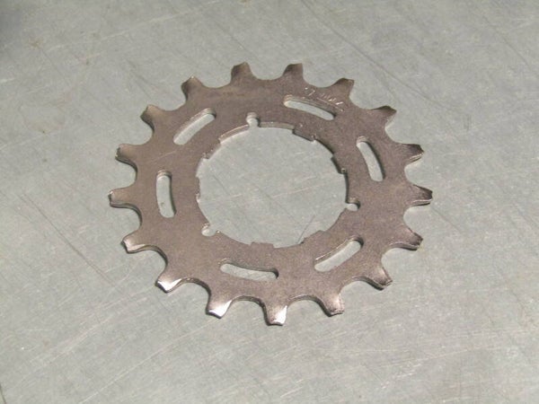 SHIMANO DURA-ACE 7401 ERA Vintage 80's 17t UNIGLIDE Cassette cog NOS! BXCC009 2323 07/04/24