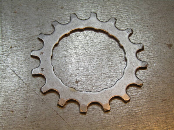 SUNTOUR Vintage 80's/90's 16t ( B ) CASSETTE Cog NOS with little signs of shelf wear GT005 001-001-01 03/03/25