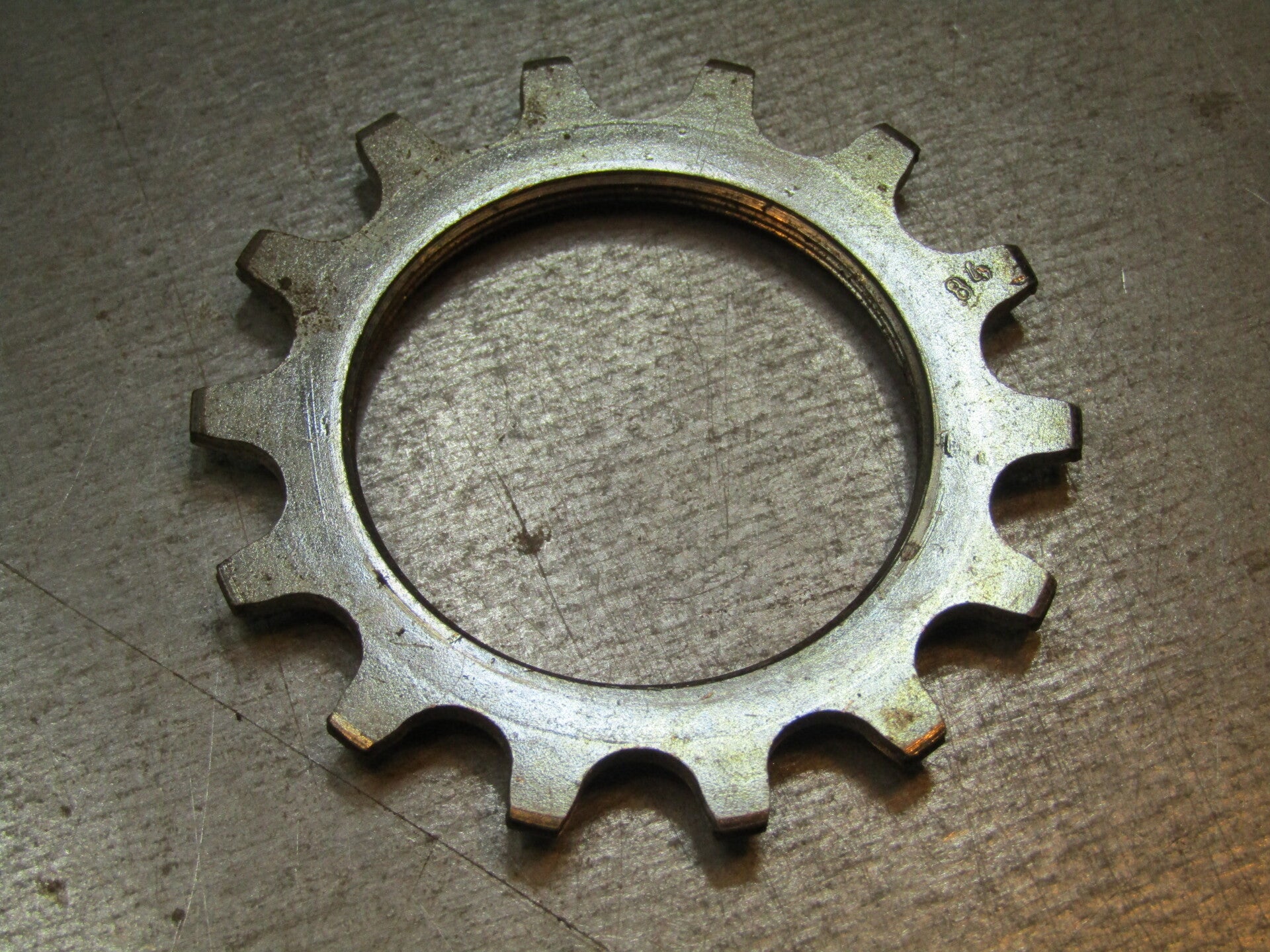 REGINA EXTRA Vintage 90's SYNCHRO 14t ( B-5 type ) Threaded freewheel cog MINT with signs of shelf wear. GT005 001-001-01 03/03/25