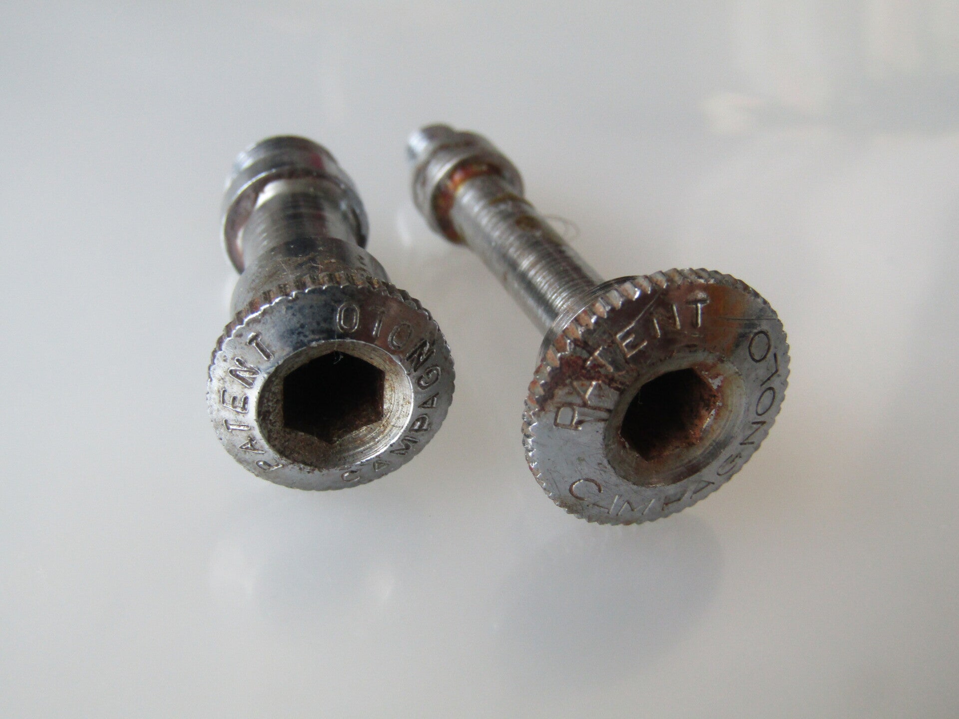 CAMPAGNOLO Vintage 70's/80's NUOVO RECORD Rear Derailleur bolt set, will show their age but if in need for some users then here you go. GT006 001-004-01 05/07/25