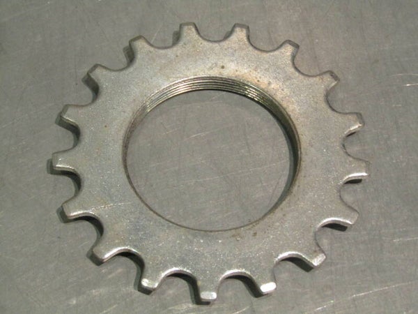 REGINA EXTRA SYNCHRO 17t Threaded 1st position Freewheel cog NOS with some shop wear BXC0035 9777 08/02/25
